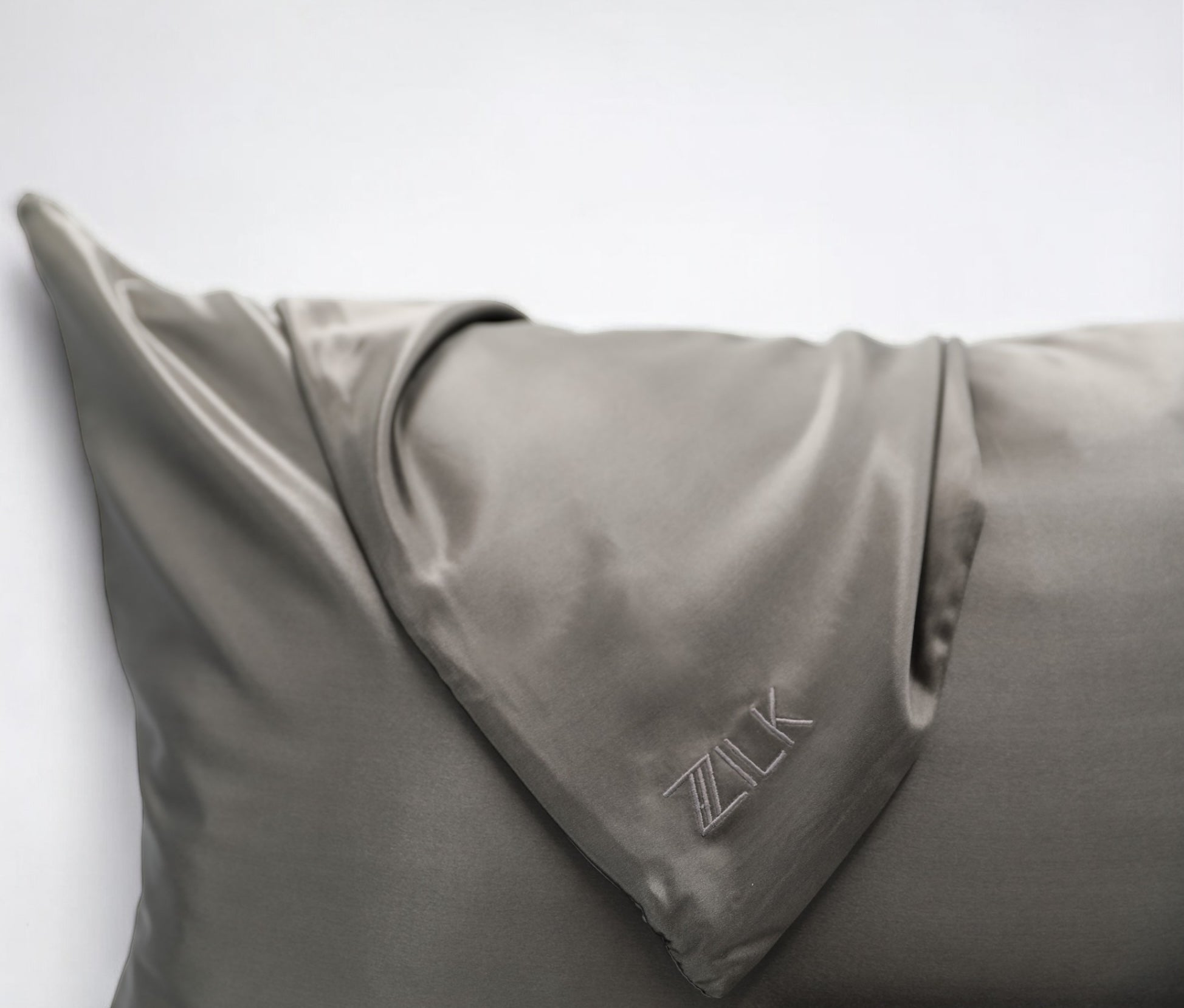 Silver Ions in Pillowcase: Revolutionizing Sleep & Skin Care