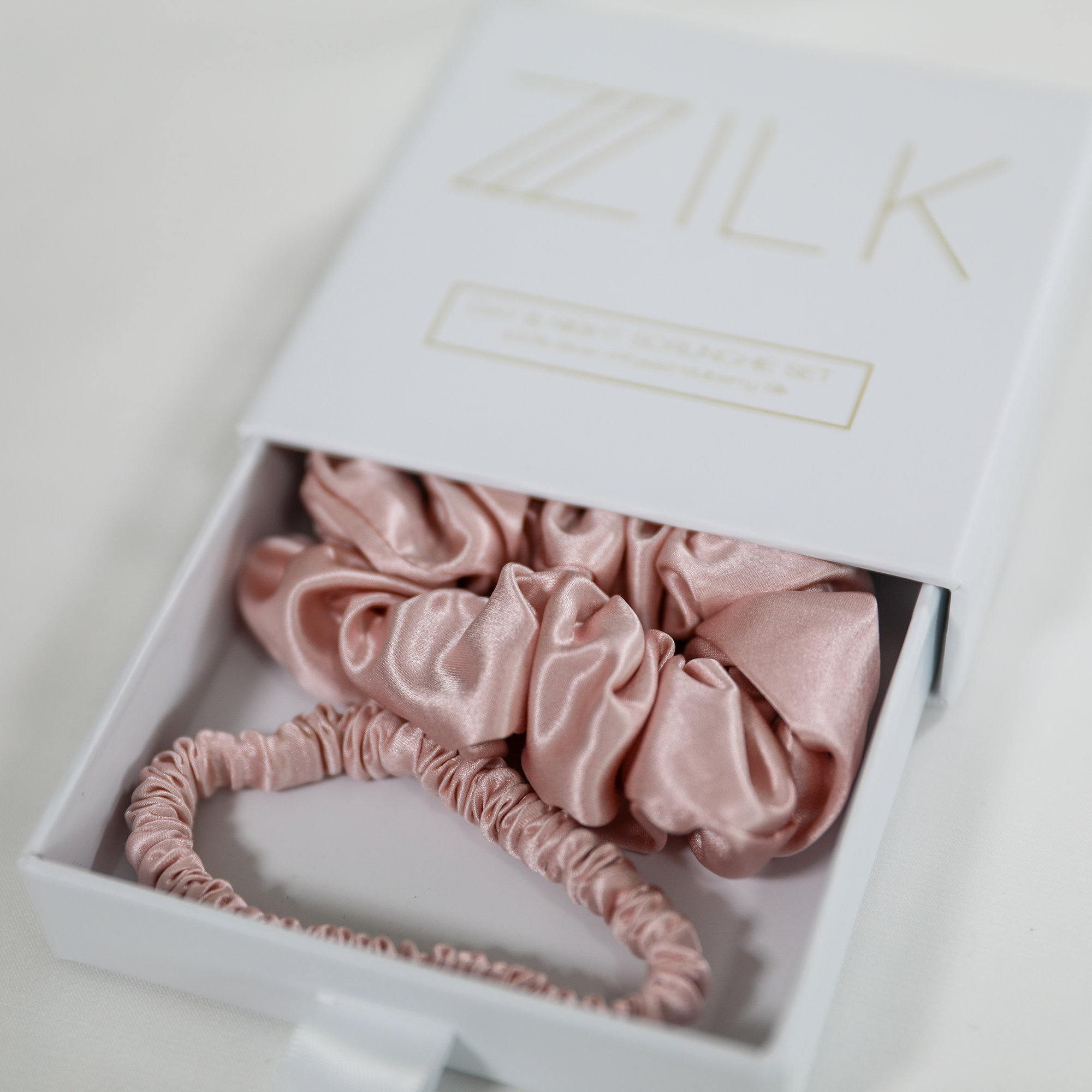 Dag en Nacht Zijden Scrunchie Set - Lichtroze