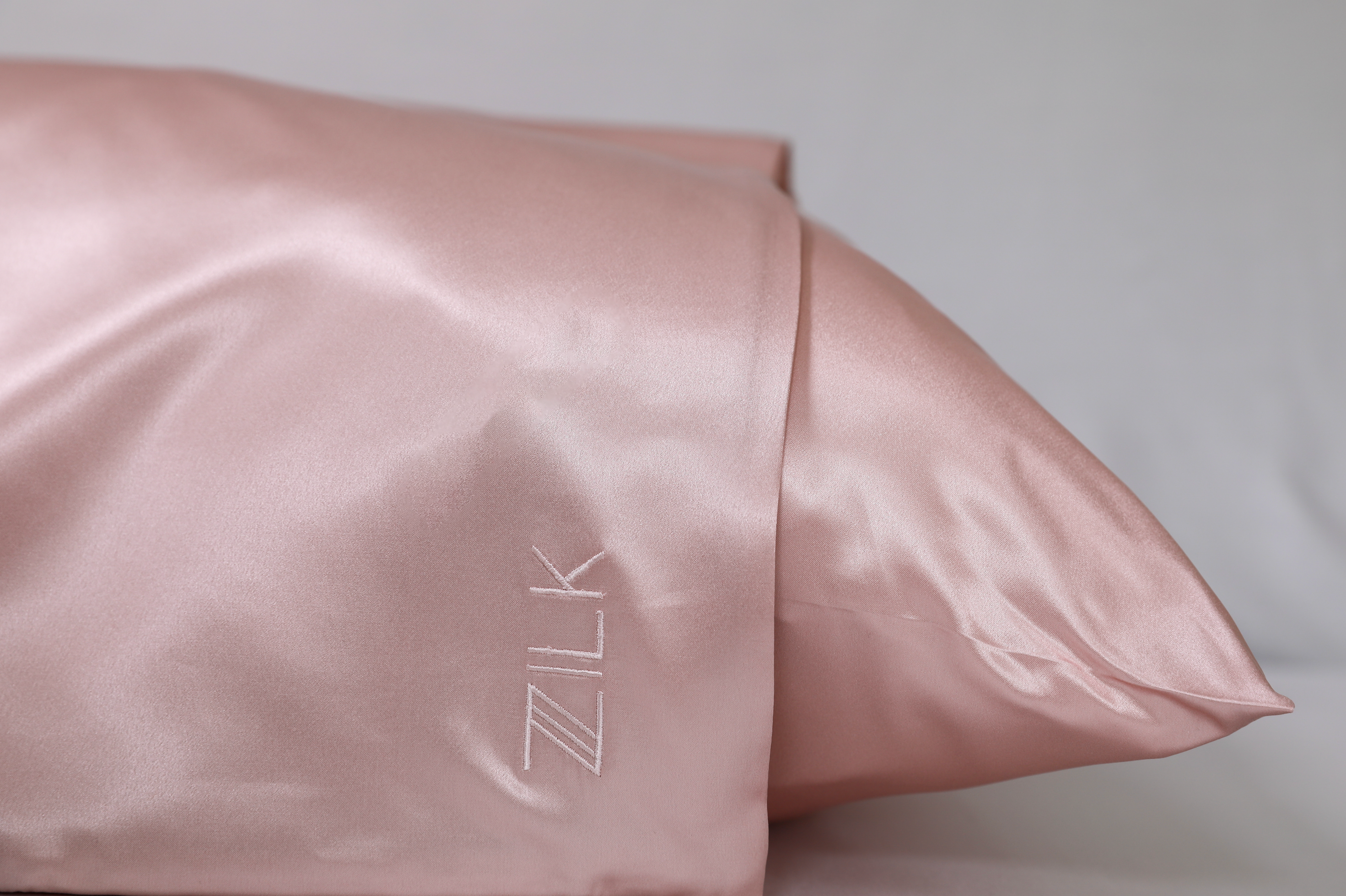 Silk pillowcase for great skin